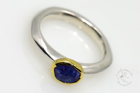 Ring aus Silber und Gold mit Tansanith