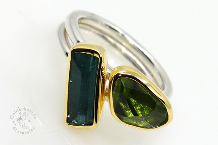 Ring in Silber und Gold mit Peridot und Turmalin
