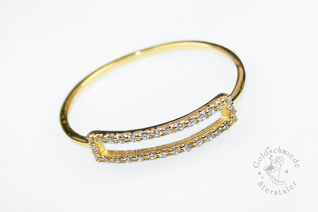 Ring aus Gold mit Diamanten