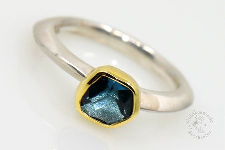 Silberring mit einem Topas