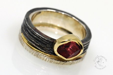 Ring aus Silber und Gold mit Turmalin