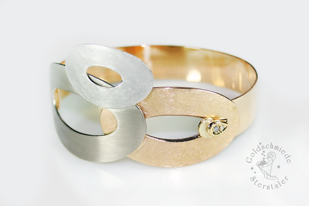 Armspange aus Gold und Platin mit Brillanten