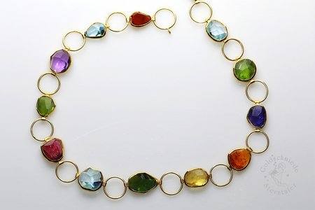 Halskette aus 750 Gold mit verschiedenen Edelsteinen