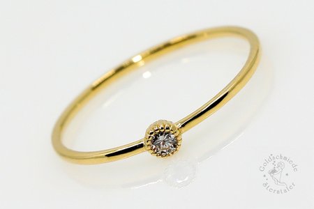 Ring aus Gold mit Brillant