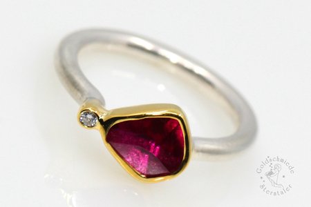 Ring aus Silber und Gold mit Turmalin und Brillant