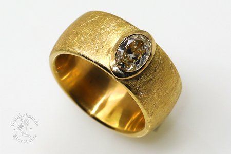 Ring in 900 Gold mit 1 Karat Diamant