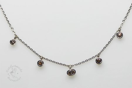 Halsschmuck aus 585 Weißgold und Diamanten