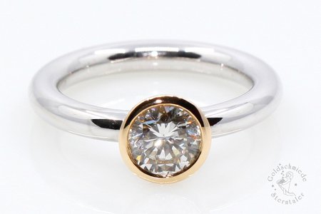 Weißgoldring mit einem 2 ct. Brillanten