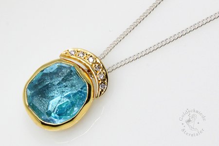 Halsschmuck aus Silber und Gold mit Aquamarin und Brillanten