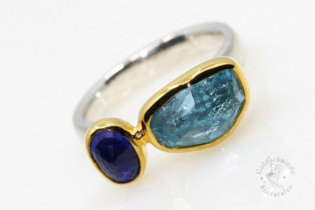 Ring aus Silber und Gold mit Tansanith und Aquamarin