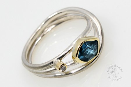 Ring aus Silber und Gold mit Topas und Brillant