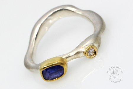 Ring aus Silber und Gold mit Tansanith und Brillant