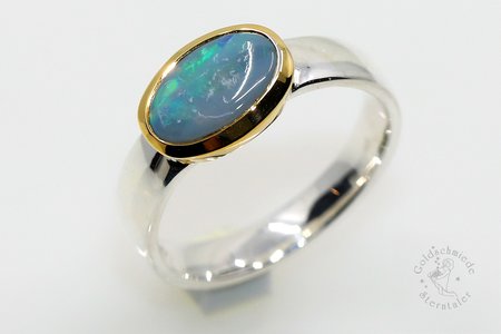 Ring aus Silber mit Opal