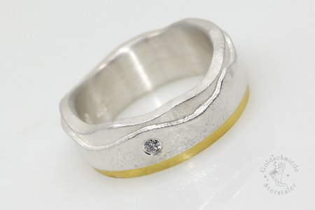 Ring in 925 Silber, 900 Gold mit Brillant
